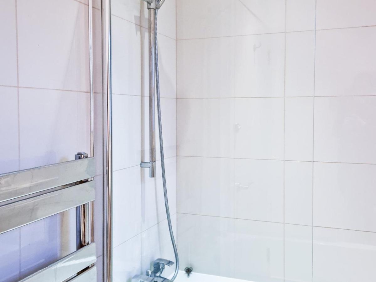 Pass The Keys Family Friendly 2 Bedroom Gem In Shepherd'S Bush London Exterior photo