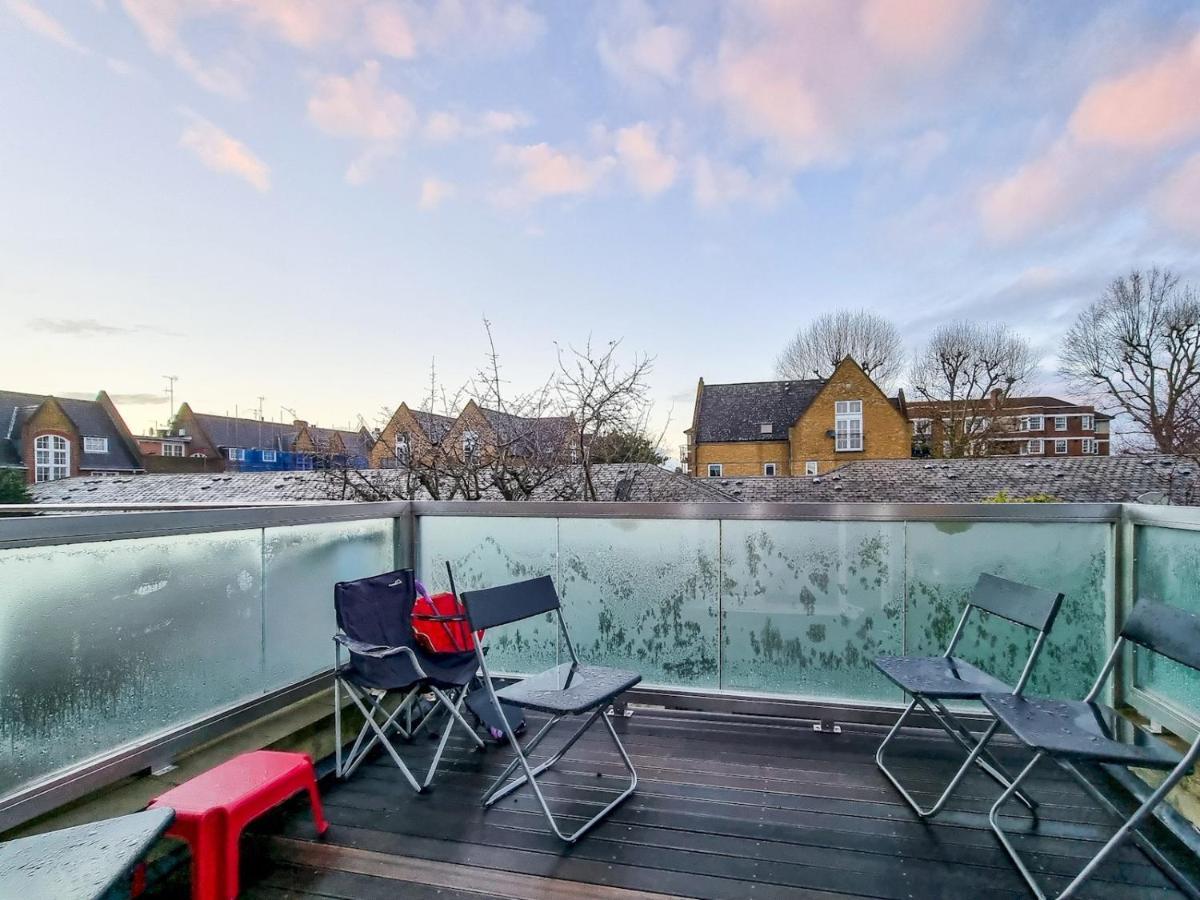 Pass The Keys Family Friendly 2 Bedroom Gem In Shepherd'S Bush London Exterior photo